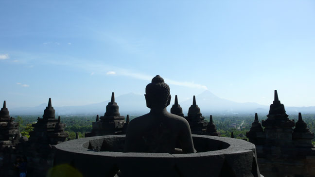 Buddhas Merapi Borobudur Java
